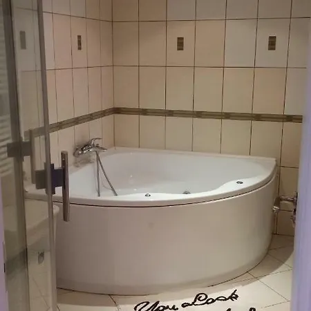 Asztro Apartman Appartamento Keszthely